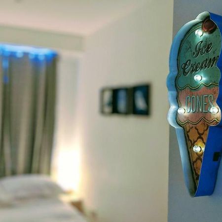 Lifestyle Wembar London Bagian luar foto
